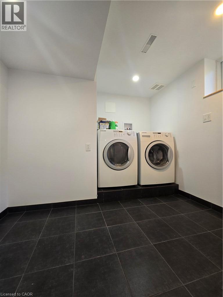 59 Chalmers Street S, Cambridge, ON - Indoor Photo Showing Laundry Room