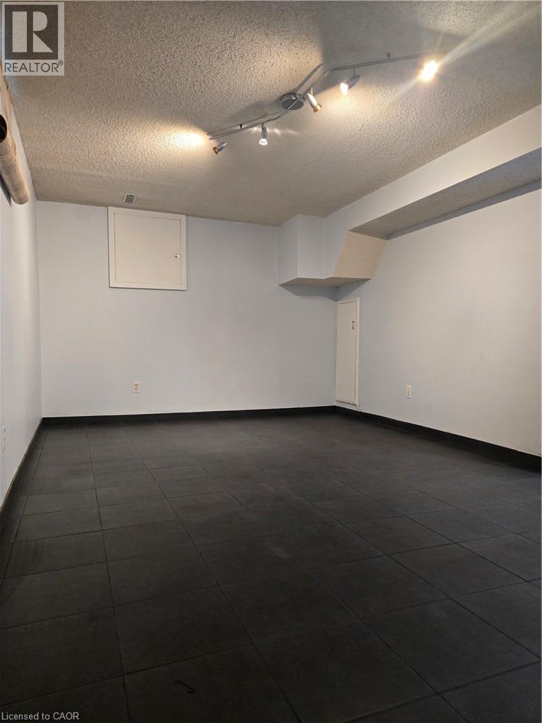 59 Chalmers Street S, Cambridge, ON - Indoor Photo Showing Other Room
