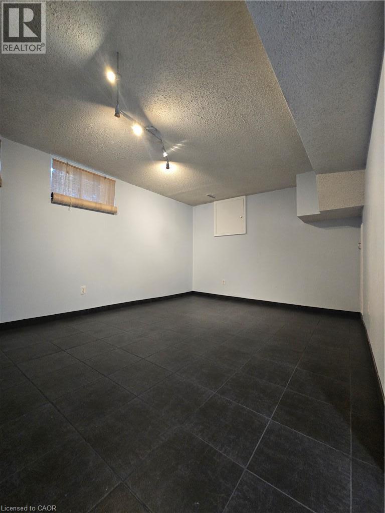 59 Chalmers Street S, Cambridge, ON - Indoor Photo Showing Other Room