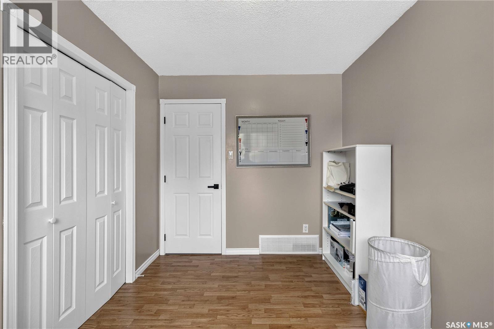 526 Tobin Crescent, Saskatoon, SK - Indoor Photo Showing Other Room