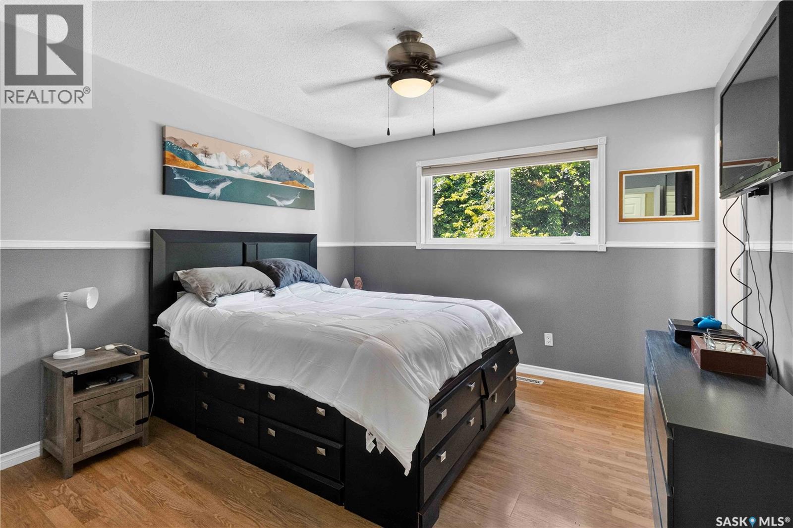 526 Tobin Crescent, Saskatoon, SK - Indoor Photo Showing Bedroom