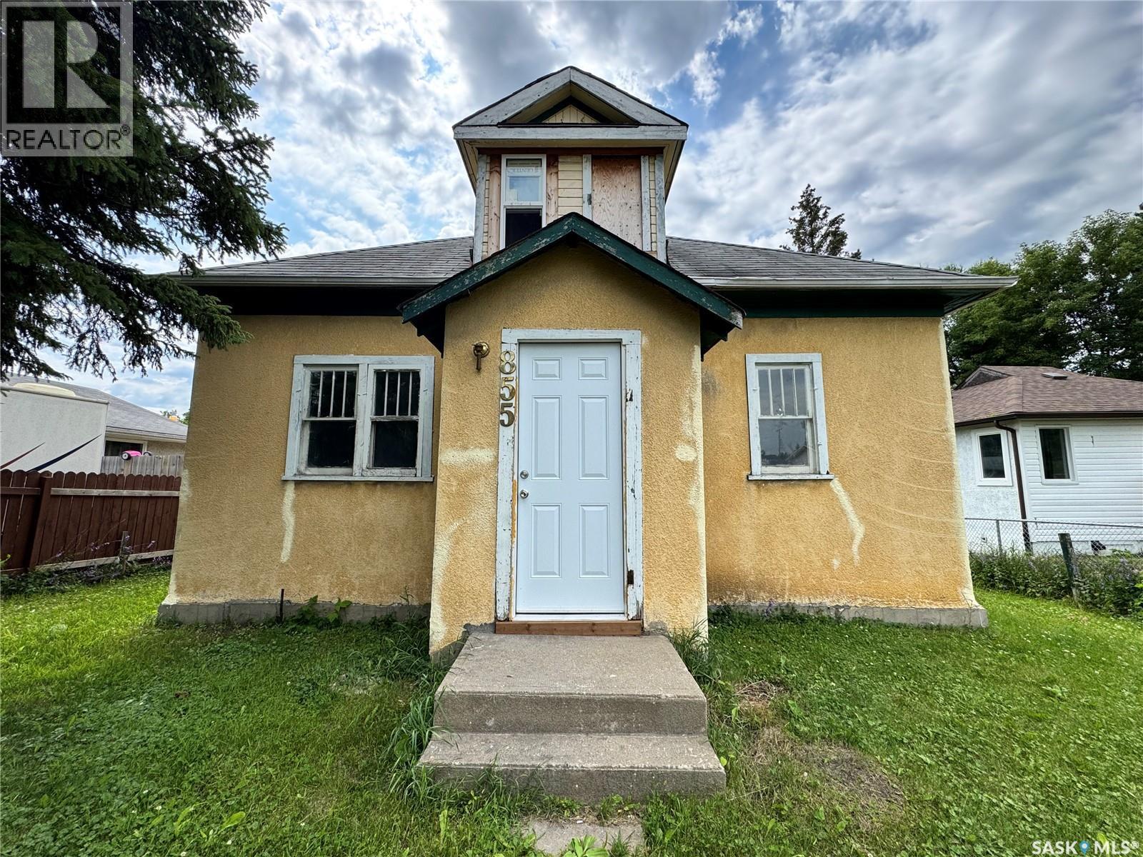855 2Nd Street E, Prince Albert, SK - Outdoor