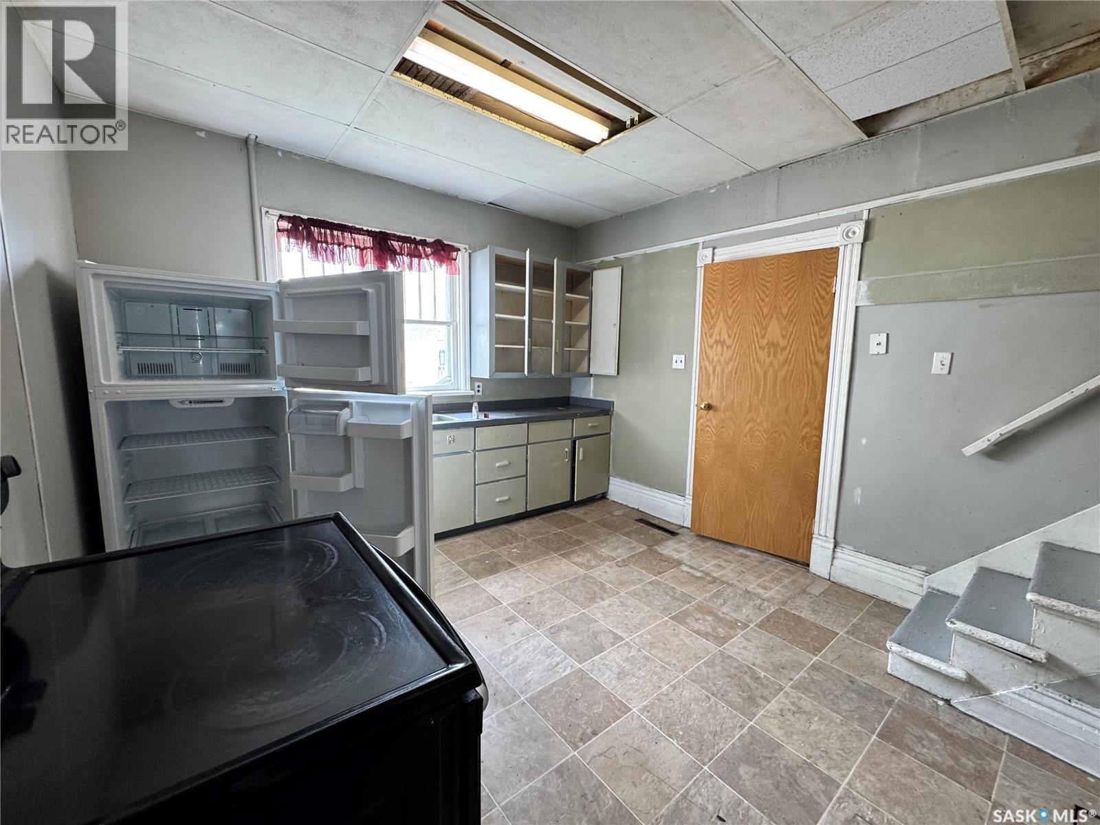855 2Nd Street E, Prince Albert, SK - Indoor