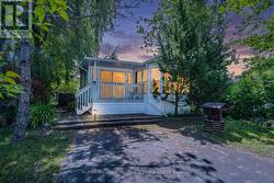 13 HURON CIRCLE Wasaga Beach, ON L9Z 1X7
