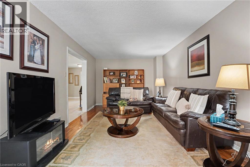 5172 Hidden Valley Court, Mississauga, ON - Indoor Photo Showing Living Room
