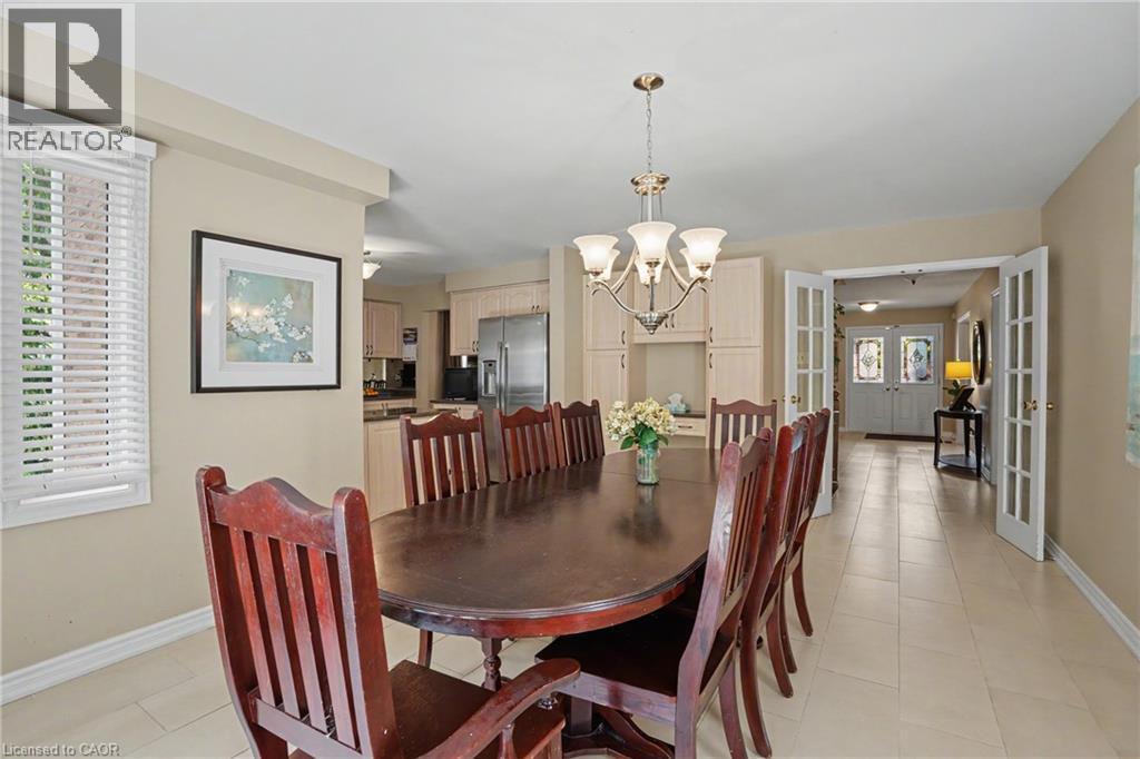 5172 Hidden Valley Court, Mississauga, ON - Indoor Photo Showing Dining Room