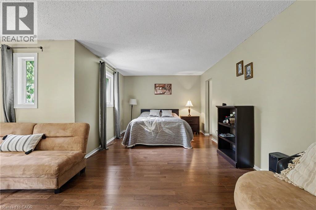 5172 Hidden Valley Court, Mississauga, ON - Indoor Photo Showing Bedroom