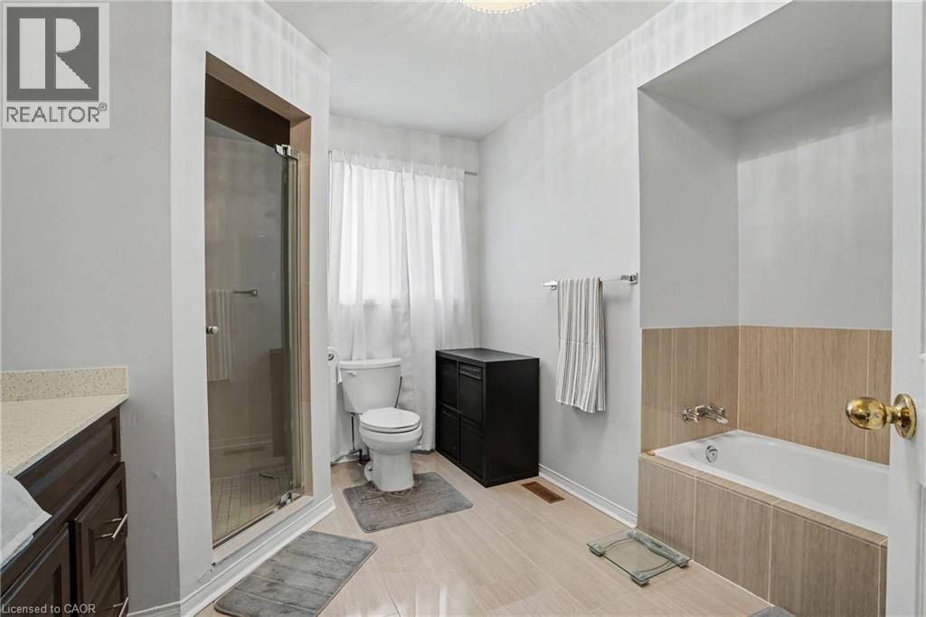 5172 Hidden Valley Court, Mississauga, ON - Indoor Photo Showing Bathroom