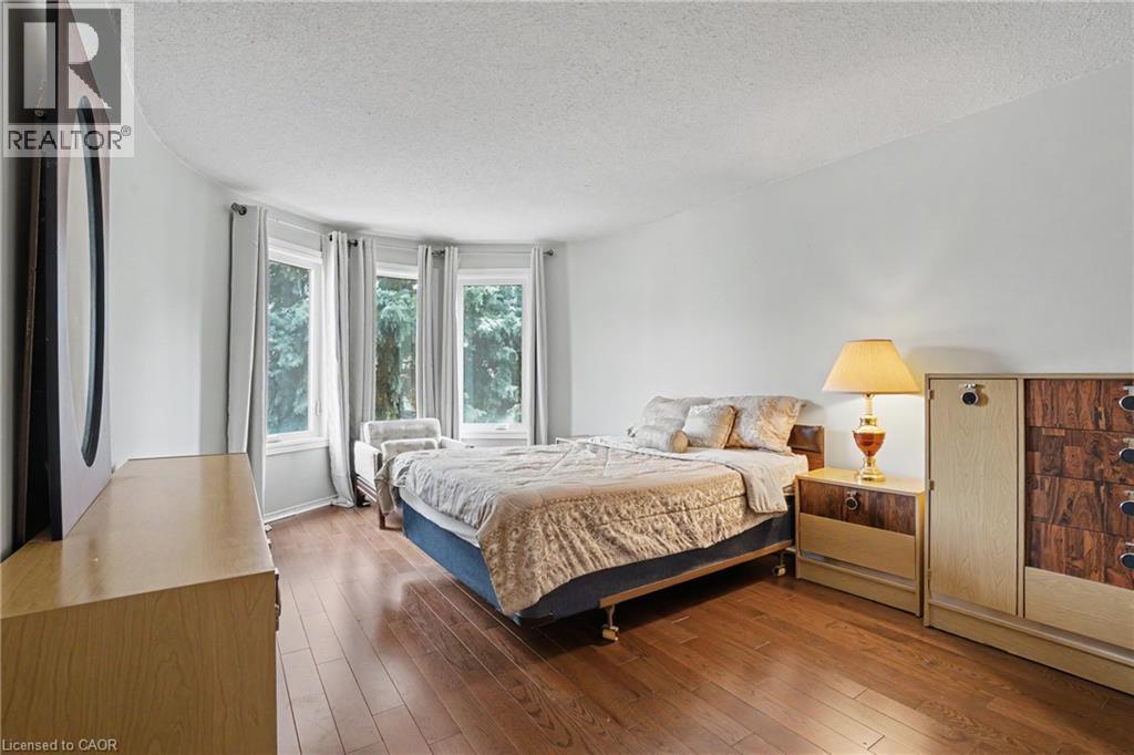 5172 Hidden Valley Court, Mississauga, ON - Indoor Photo Showing Bedroom