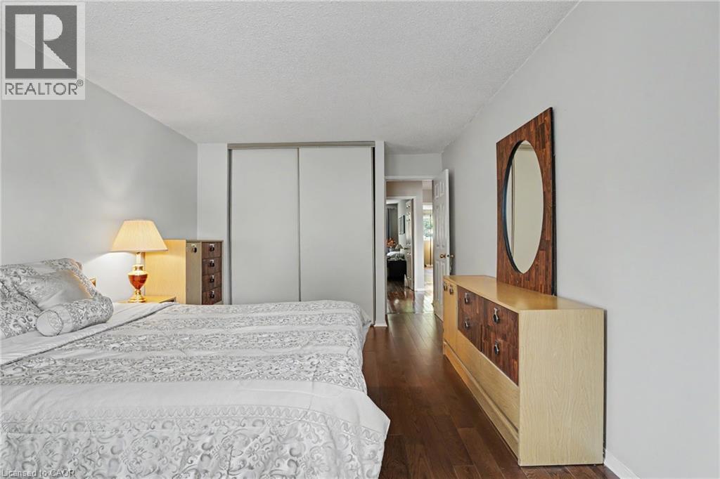 5172 Hidden Valley Court, Mississauga, ON - Indoor Photo Showing Bedroom