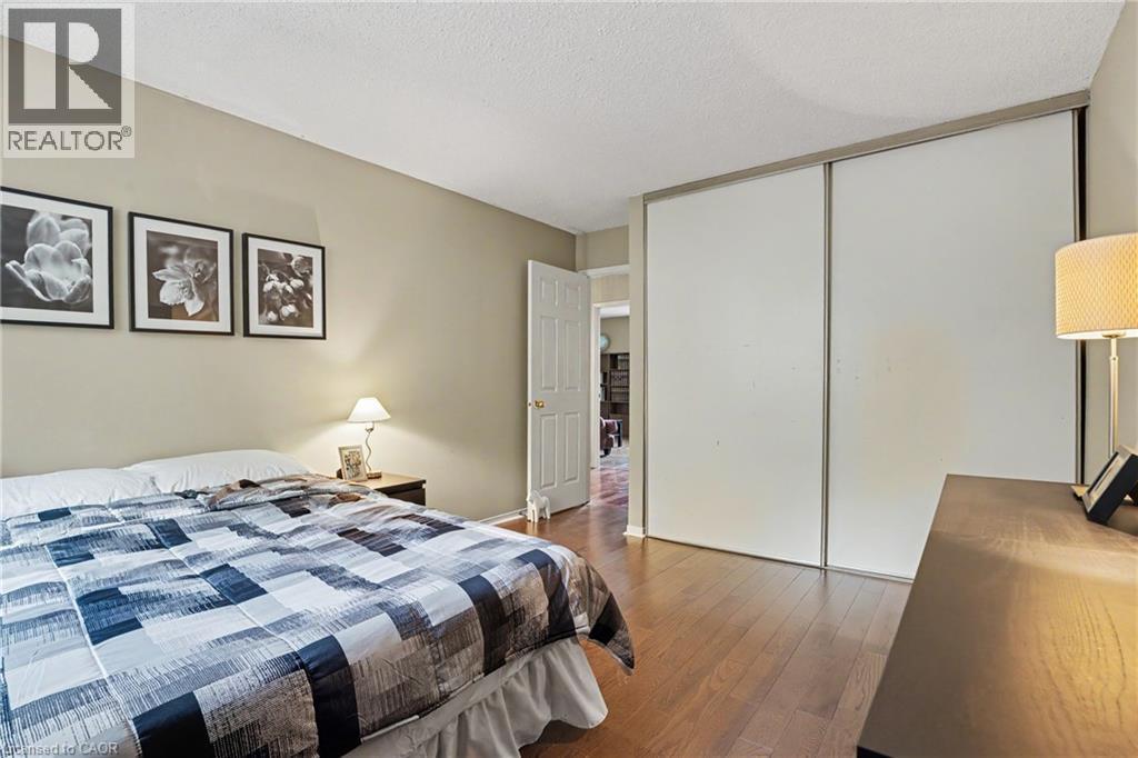 5172 Hidden Valley Court, Mississauga, ON - Indoor Photo Showing Bedroom