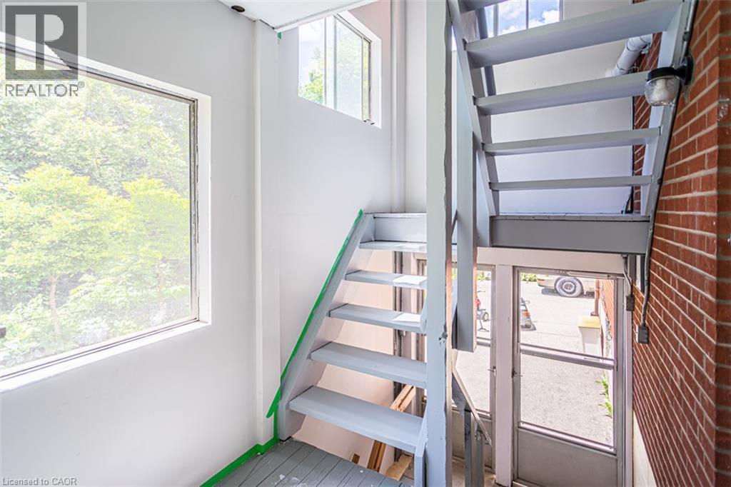 718 Ross Street Unit# 2, Burlington, ON - Indoor Photo Showing Other Room