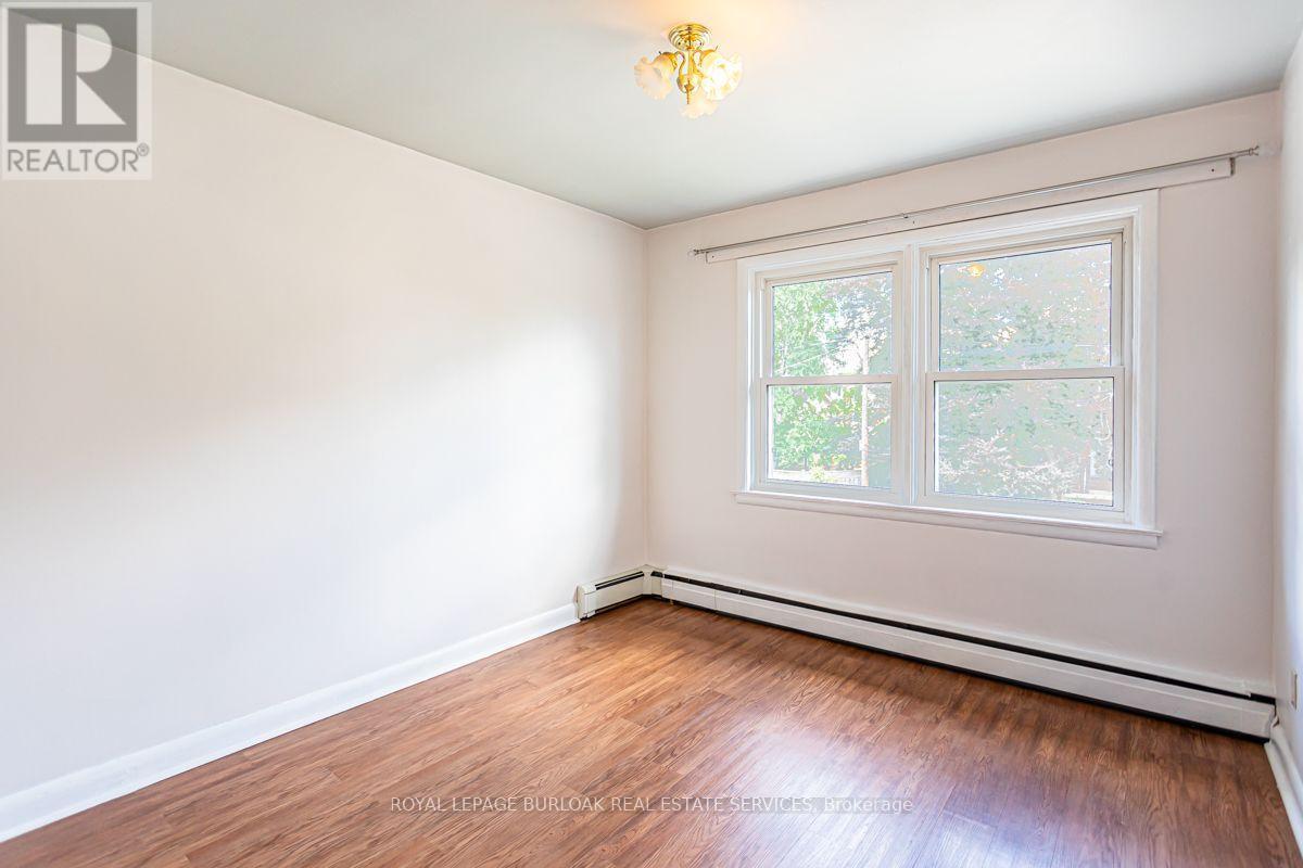 2 - 718 Ross Street, Burlington, ON - Indoor Photo Showing Other Room