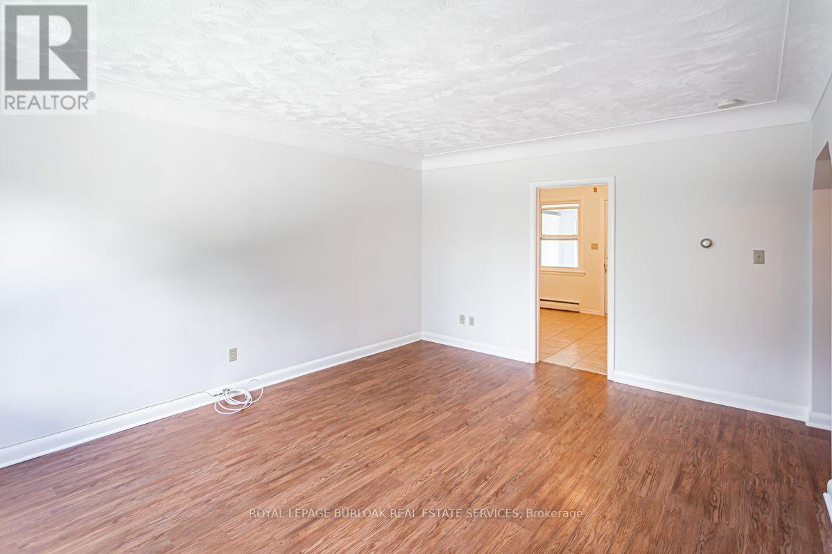 2 - 718 Ross Street, Burlington, ON - Indoor Photo Showing Other Room