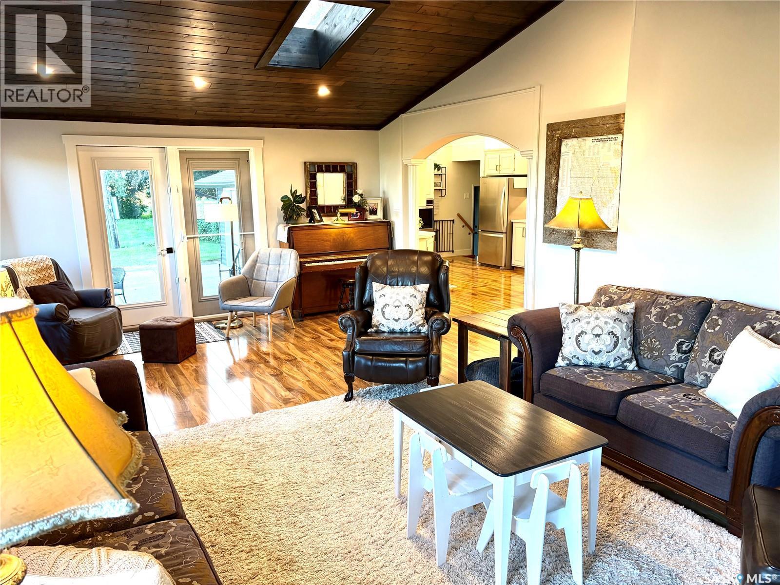 Hague Acreage, Rosthern Rm No. 403, SK - Indoor Photo Showing Living Room