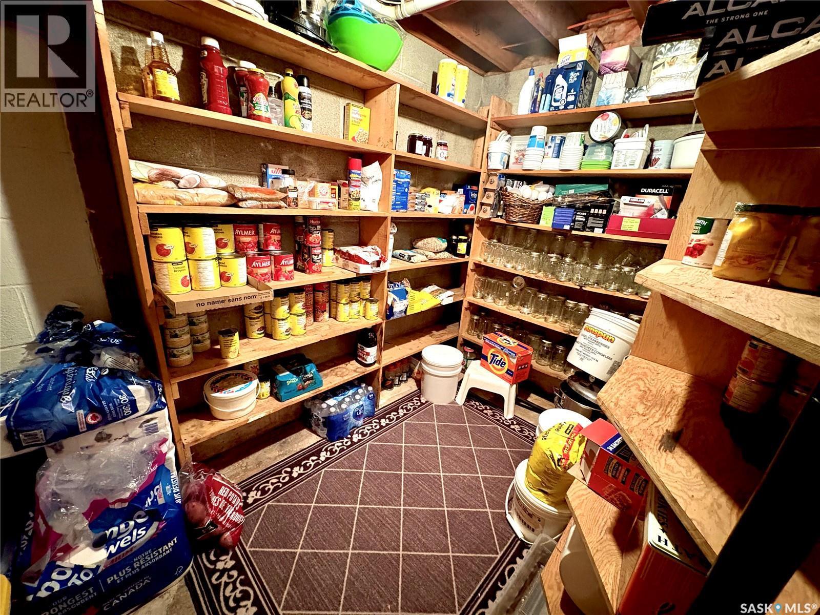 Hague Acreage, Rosthern Rm No. 403, SK - Indoor With Storage