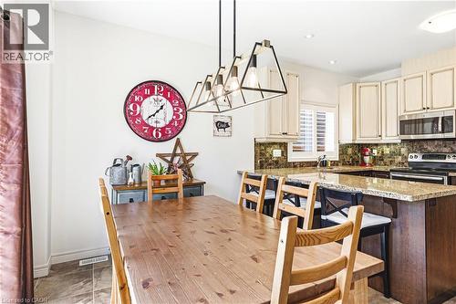 32 Dulgaren Street, Hamilton, ON - Indoor