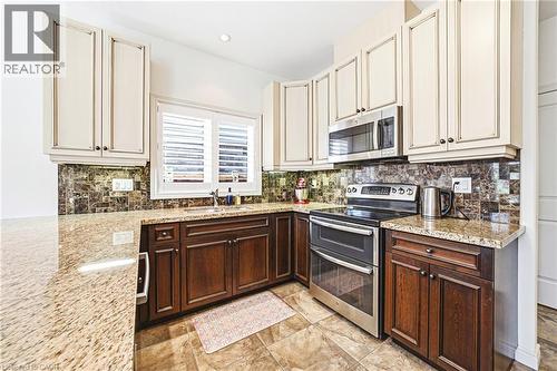 32 Dulgaren Street, Hamilton, ON - Indoor Photo Showing Kitchen