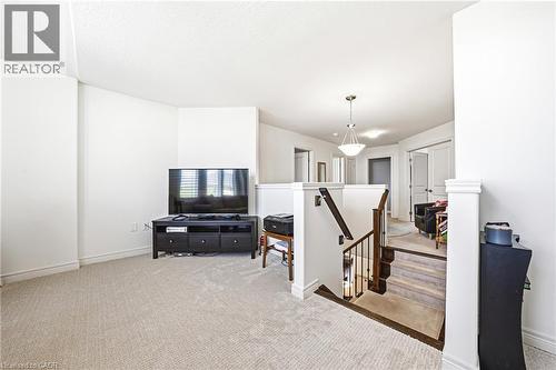 32 Dulgaren Street, Hamilton, ON - Indoor