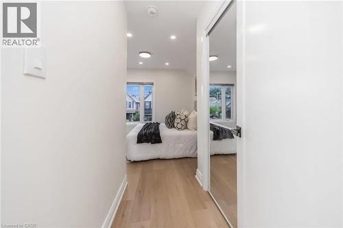 40 Glendale Avenue N, Hamilton, ON - Indoor Photo Showing Other Room
