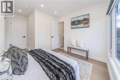 40 Glendale Avenue N, Hamilton, ON - Indoor Photo Showing Bedroom