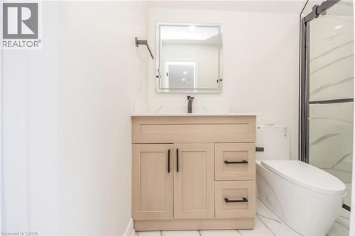 40 Glendale Avenue N, Hamilton, ON - Indoor Photo Showing Bathroom