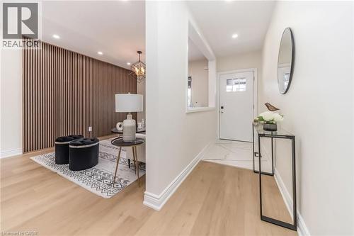 40 Glendale Avenue N, Hamilton, ON - Indoor Photo Showing Other Room