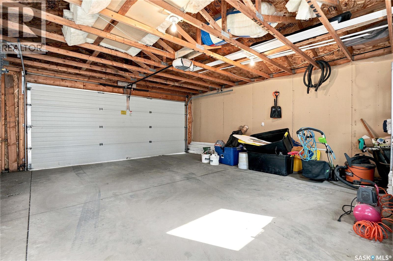 426 Rutherford Crescent, Saskatoon, SK - Indoor Photo Showing Garage