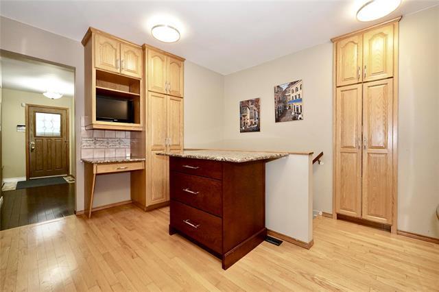 18 Thunder Bay, Winnipeg, MB - Indoor Photo Showing Other Room