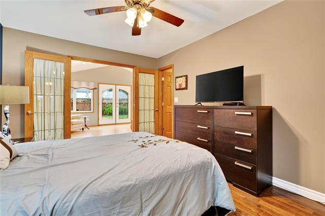 18 Thunder Bay, Winnipeg, MB - Indoor Photo Showing Bedroom