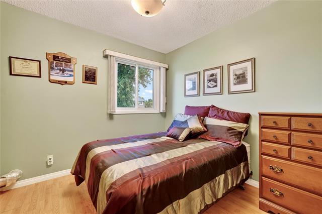18 Thunder Bay, Winnipeg, MB - Indoor Photo Showing Bedroom