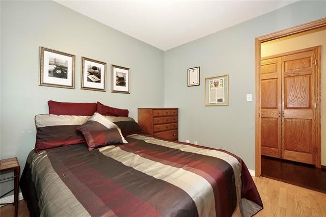 18 Thunder Bay, Winnipeg, MB - Indoor Photo Showing Bedroom