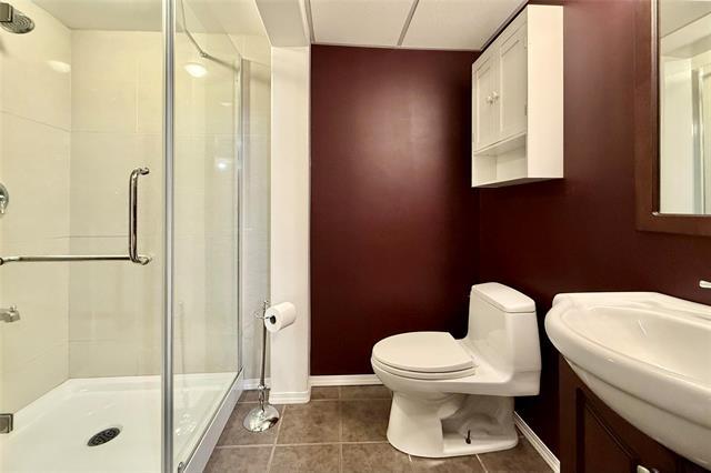 18 Thunder Bay, Winnipeg, MB - Indoor Photo Showing Bathroom