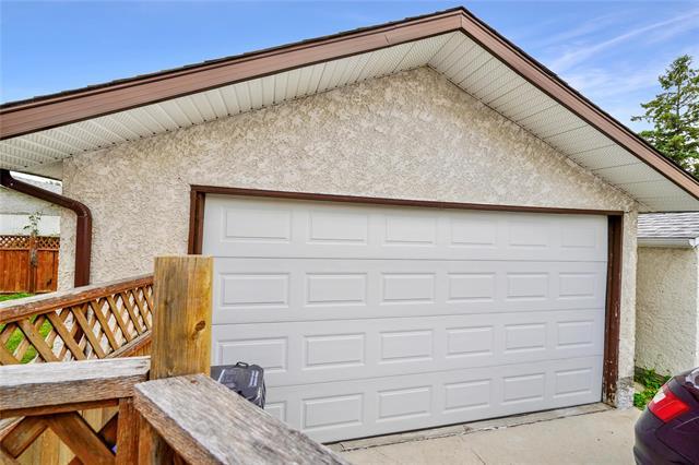 18 Thunder Bay, Winnipeg, MB - Outdoor With Exterior