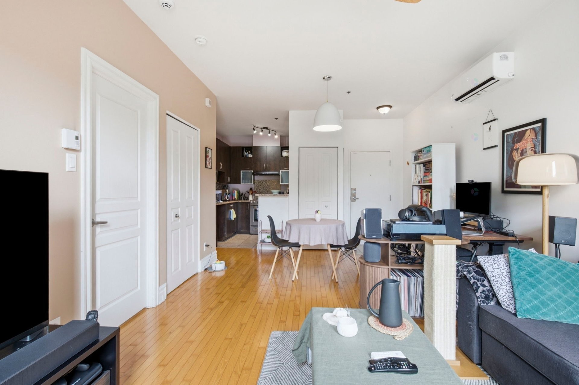 Living Room - 206-1300 Rue Pauline-Julien, Montréal (Le Plateau-Mont-Royal), QC - Indoor