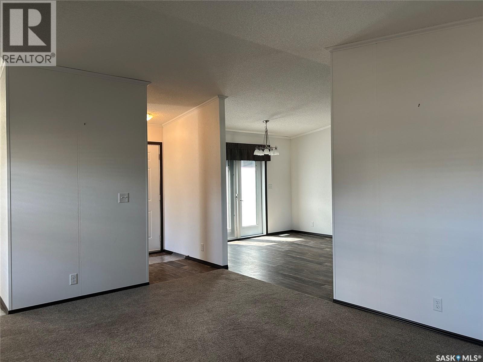 7 2004 Alice Road, Estevan, SK - Indoor Photo Showing Other Room