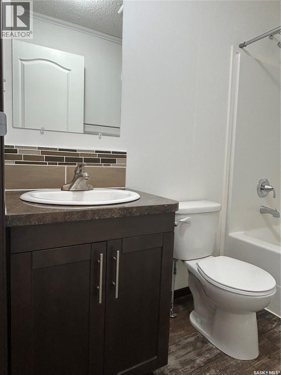 7 2004 Alice Road, Estevan, SK - Indoor Photo Showing Bathroom