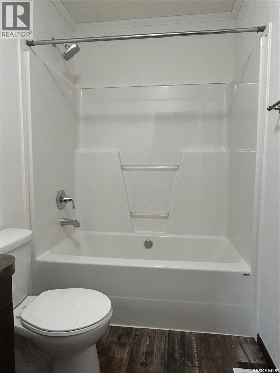 7 2004 Alice Road, Estevan, SK - Indoor Photo Showing Bathroom