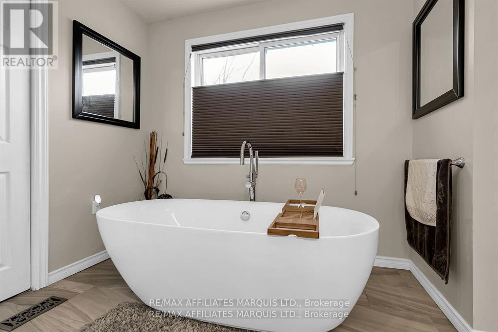 6576 Tree Haven Road, South Glengarry, ON - Indoor Photo Showing Bathroom