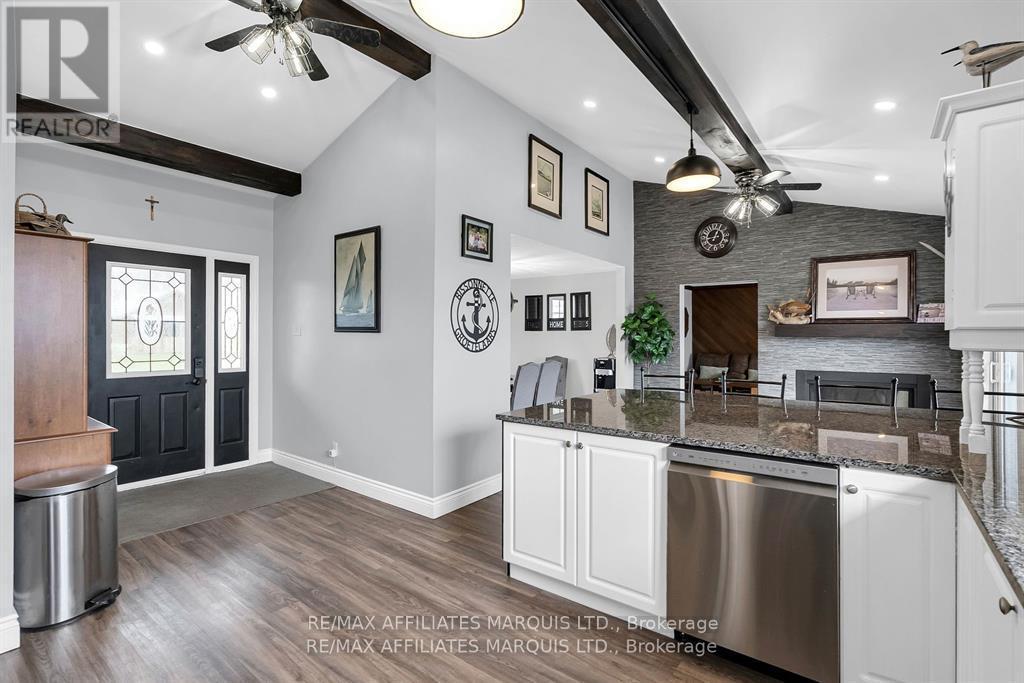 6576 Tree Haven Road, South Glengarry, ON - Indoor Photo Showing Kitchen