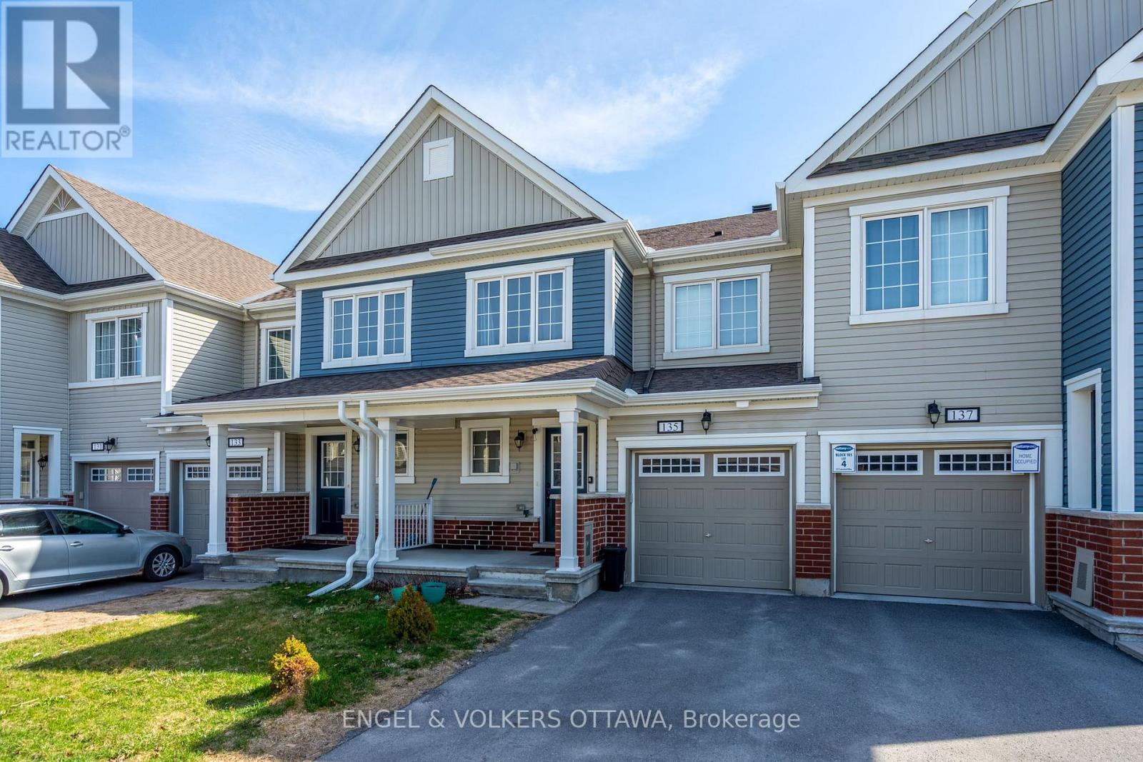 135 Lanceleaf Way, Ottawa, ON - Outdoor With Facade