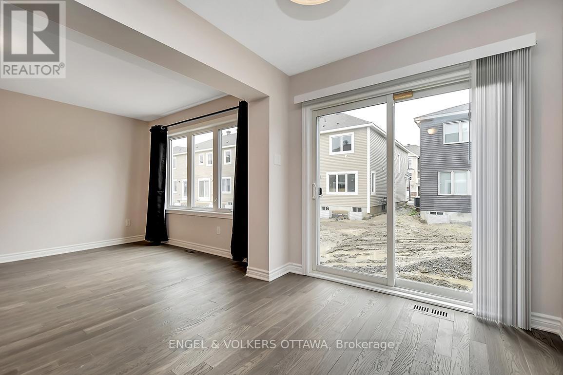 135 Lanceleaf Way, Ottawa, ON - Indoor Photo Showing Other Room