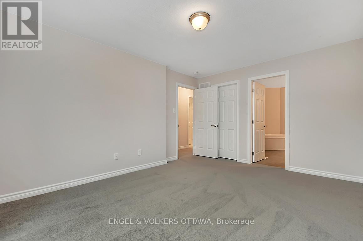 135 Lanceleaf Way, Ottawa, ON - Indoor Photo Showing Other Room