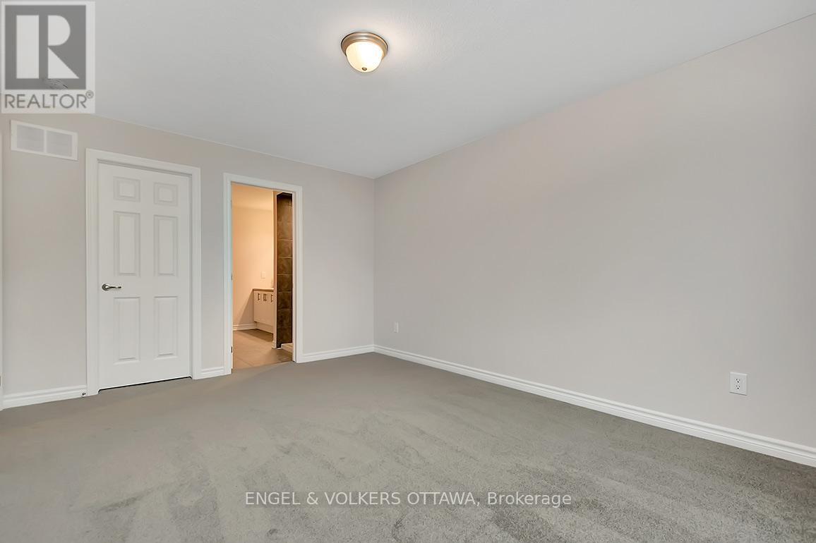 135 Lanceleaf Way, Ottawa, ON - Indoor Photo Showing Other Room