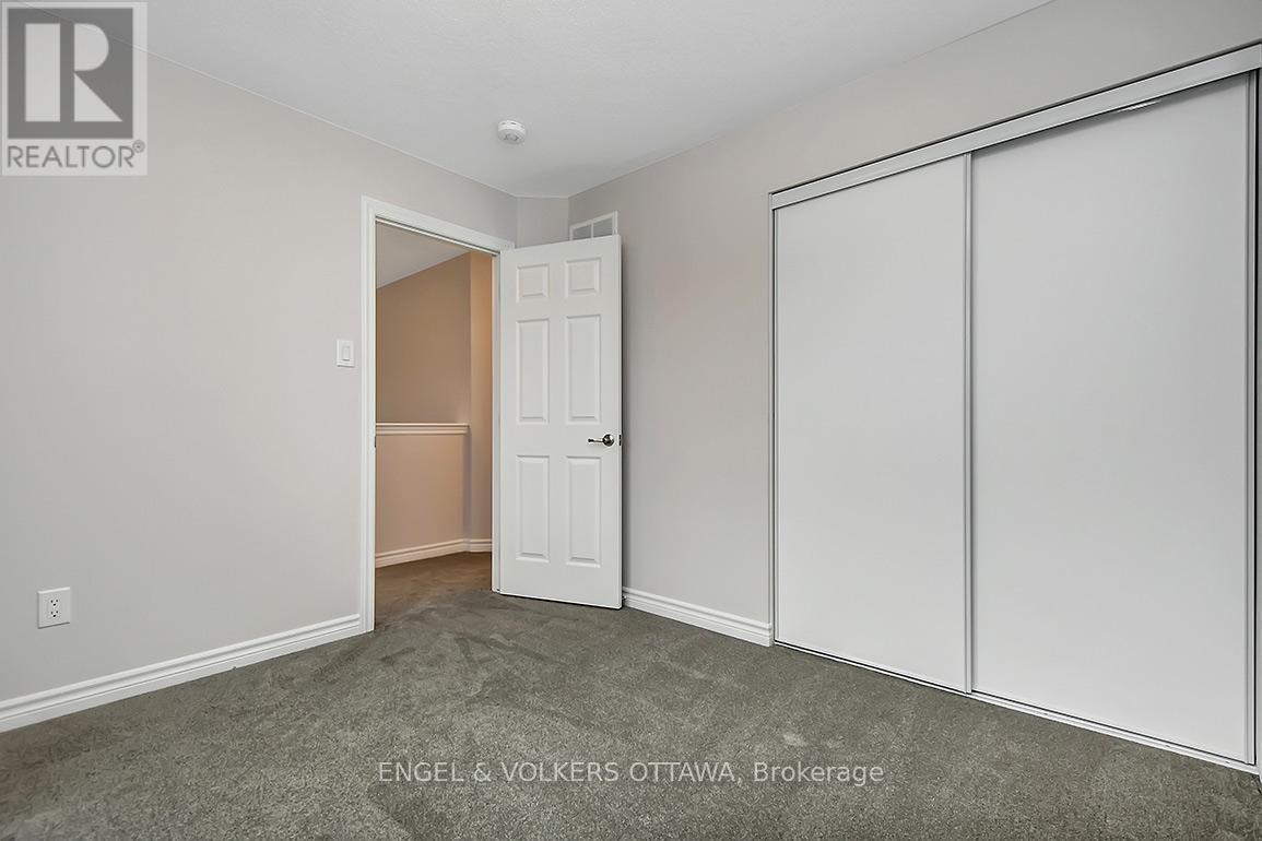 135 Lanceleaf Way, Ottawa, ON - Indoor Photo Showing Other Room