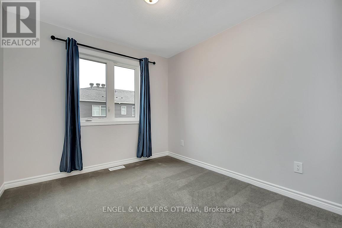 135 Lanceleaf Way, Ottawa, ON - Indoor Photo Showing Other Room