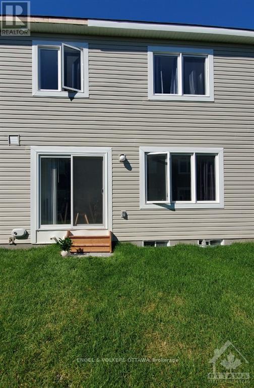 135 Lanceleaf Way, Ottawa, ON - Outdoor With Exterior