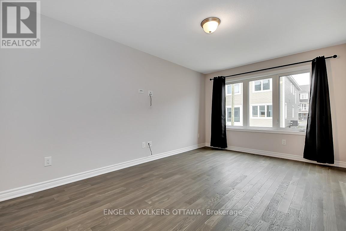 135 Lanceleaf Way, Ottawa, ON - Indoor Photo Showing Other Room