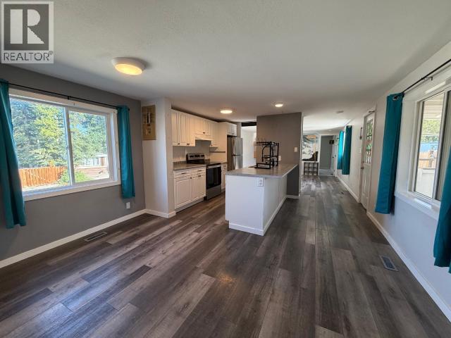 60-986 Range Road, Whitehorse, YT - Indoor Photo Showing Other Room