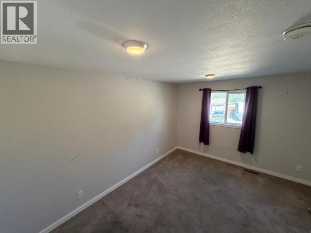 60-986 Range Road, Whitehorse, YT - Indoor Photo Showing Other Room